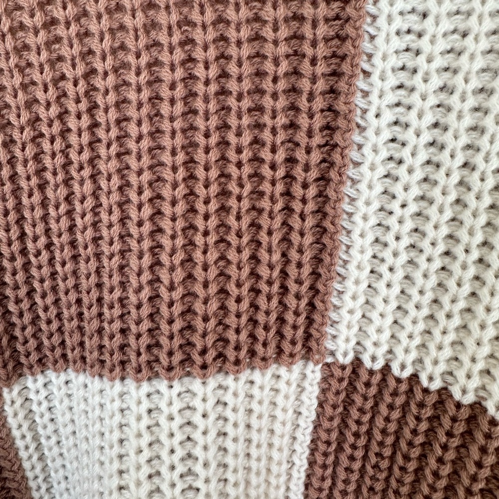 Patterned Sweater - Picture 4 of 4